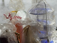 Partij div riete deco en vintage poppen - afbeelding 2 van  12