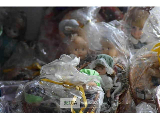 Partij div riete deco en vintage poppen - afbeelding 11 van  12