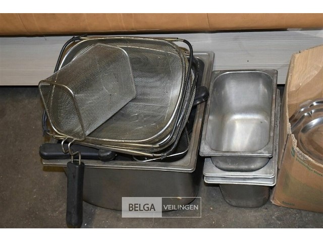 Partij div rvs keukenmaterialen - afbeelding 2 van  3