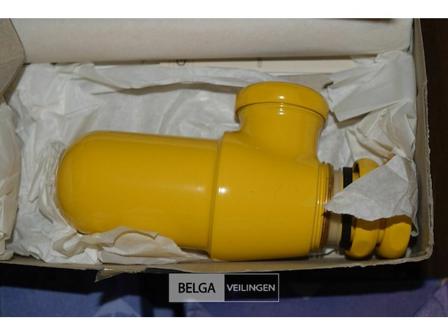 Partij div sanitair retro materialen - afbeelding 1 van  4