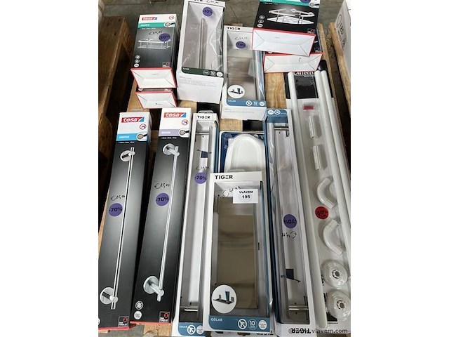 Partij div. sanitaire toebehoren - afbeelding 1 van  3