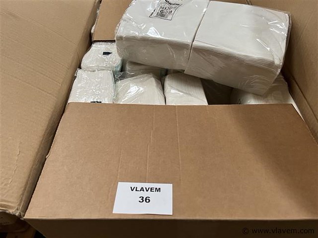 Partij div. servetten en industriële rollen - afbeelding 1 van  4