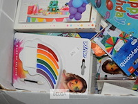 Partij div slingers, ballonen, feestartikelen - afbeelding 2 van  6