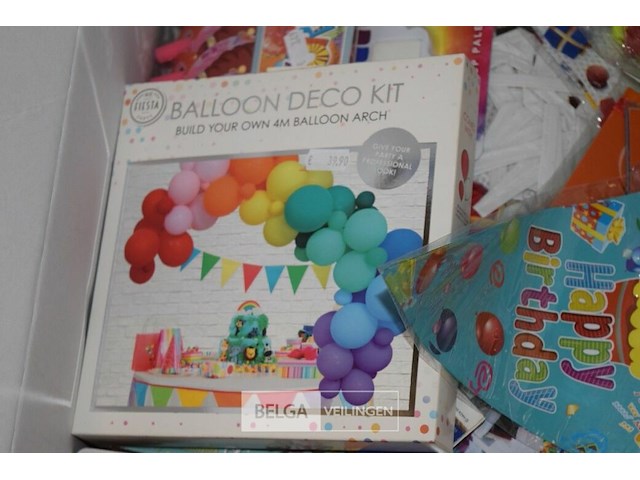 Partij div slingers, ballonen, feestartikelen - afbeelding 3 van  6