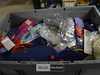 Partij div slippers - afbeelding 1 van  4