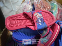 Partij div soorten en maten badslippers - afbeelding 3 van  4