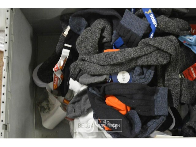 Partij div soorten en maten sokken - afbeelding 3 van  4