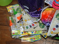 Partij div spelletjes, armbanden, speelgoed,.. - afbeelding 3 van  4