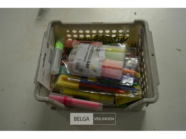 Partij div stiften en balpennen - afbeelding 1 van  4