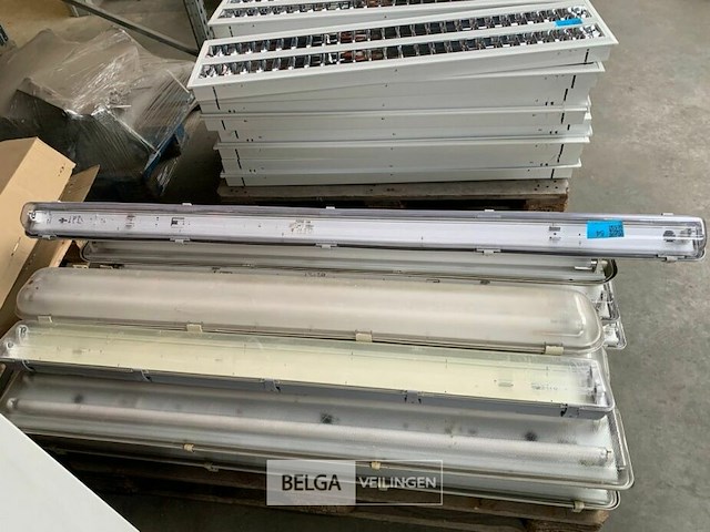 Partij div tl-armaturen - afbeelding 2 van  2