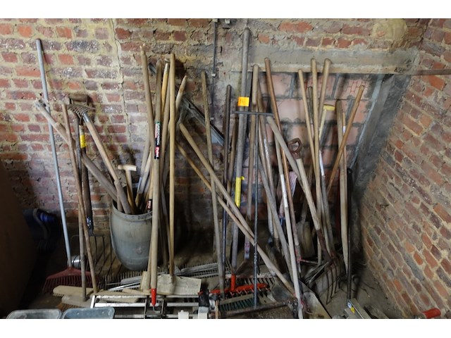 Partij div tuinmaterialen - afbeelding 1 van  2