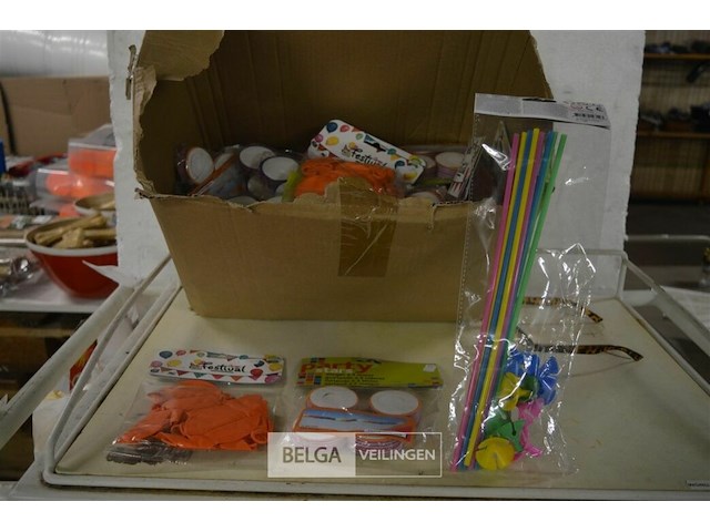 Partij div. verjaardagsversiering - afbeelding 1 van  5