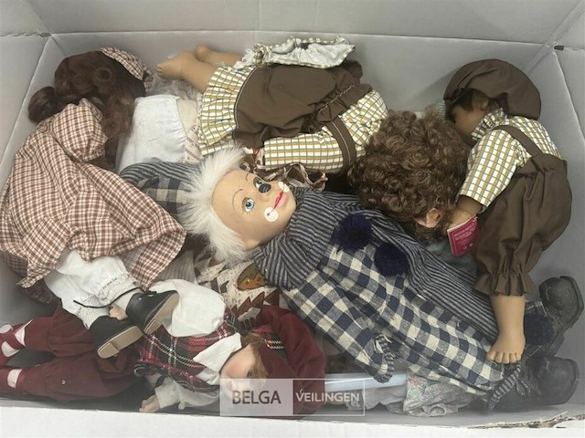 Partij div vintage poppen - afbeelding 1 van  5