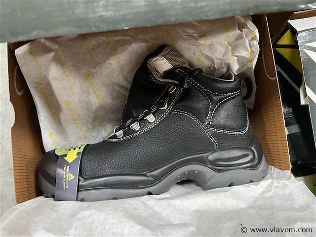 Partij div. werkschoenen - afbeelding 4 van  4