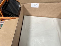Partij div. winkel toebehoren, wo. verlichting enz; - afbeelding 1 van  5