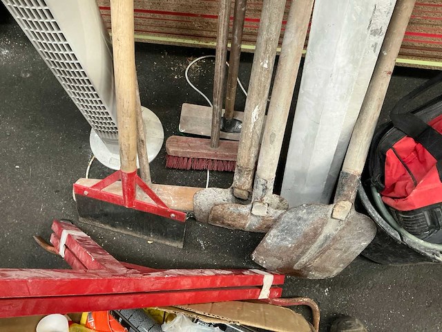Partij divers aannemersmateriaal - afbeelding 8 van  8
