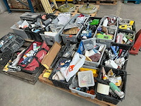Partij divers aannemersmateriaal - afbeelding 1 van  19
