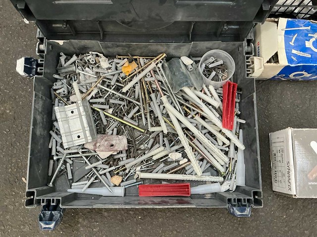 Partij divers aannemersmateriaal - afbeelding 2 van  8