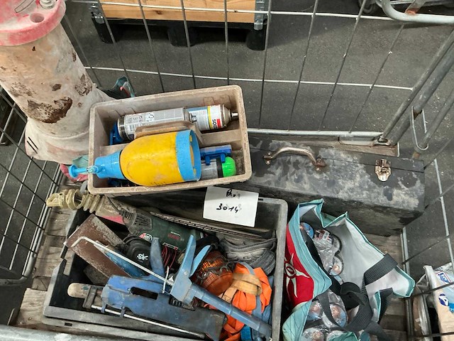 Partij divers aannemersmateriaal - afbeelding 1 van  6