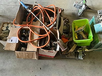 Partij divers aannemersmateriaal - afbeelding 1 van  5