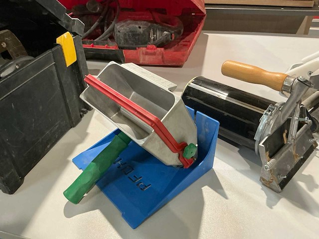 Partij divers aannemersmateriaal - afbeelding 1 van  4