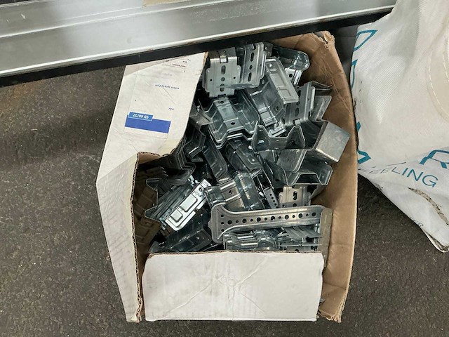 Partij divers aannemersmateriaal - afbeelding 2 van  6
