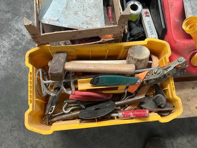 Partij divers aannemersmateriaal - afbeelding 19 van  21