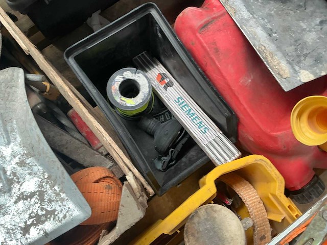 Partij divers aannemersmateriaal - afbeelding 20 van  21