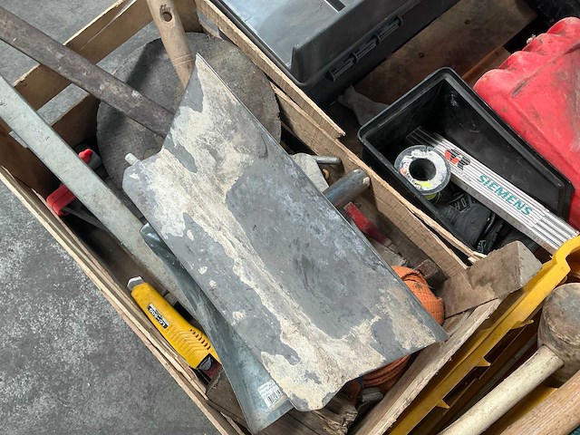 Partij divers aannemersmateriaal - afbeelding 21 van  21