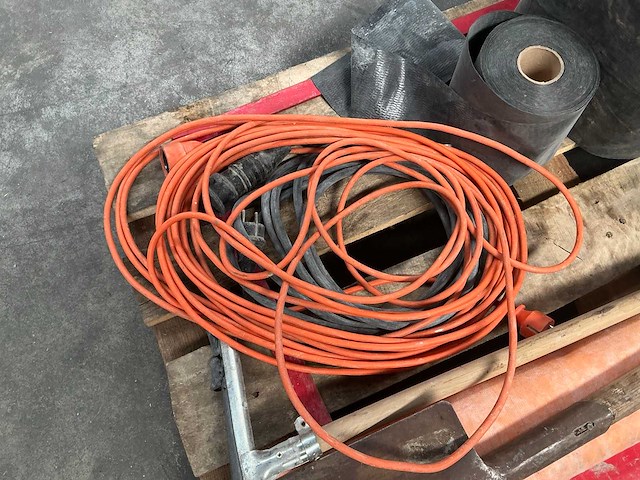 Partij divers aannemersmateriaal - afbeelding 7 van  12