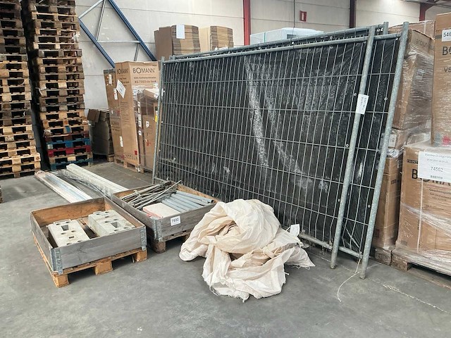 Partij divers aannemersmateriaal - afbeelding 1 van  10