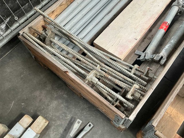 Partij divers aannemersmateriaal - afbeelding 10 van  10