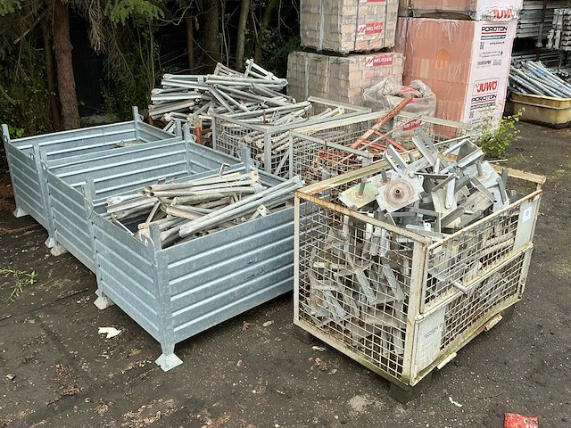 Partij divers bekistingsmateriaal - afbeelding 1 van  2