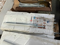Partij divers bevestigingsmateriaal - afbeelding 7 van  10