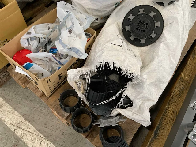 Partij divers bouw- en bevestigingsmateriaal - afbeelding 5 van  6