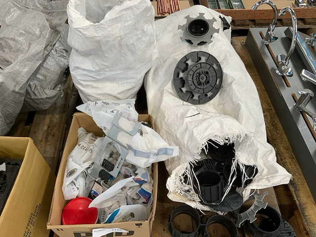 Partij divers bouw- en bevestigingsmateriaal - afbeelding 2 van  6