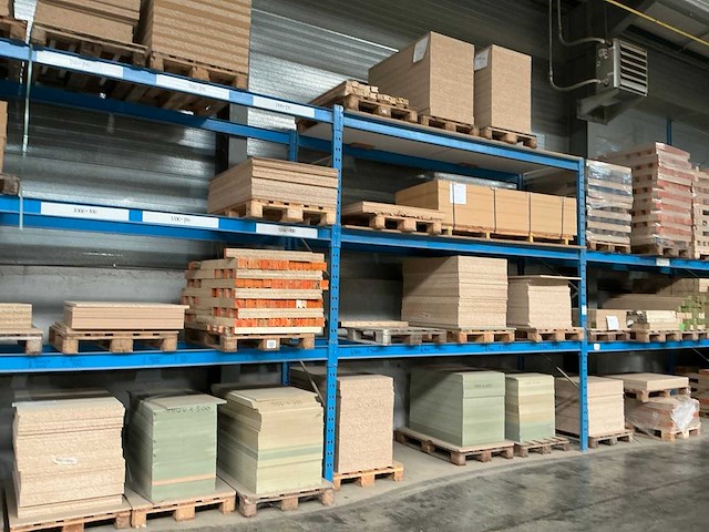 Partij divers bouwhout en plaatmateriaal - afbeelding 3 van  4