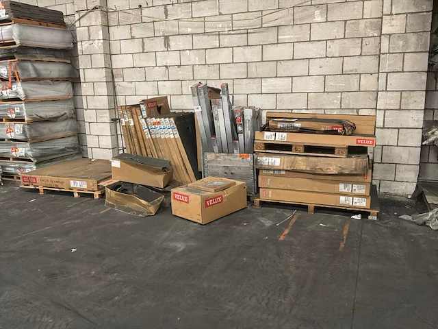 Partij divers dakmateriaal - afbeelding 1 van  30
