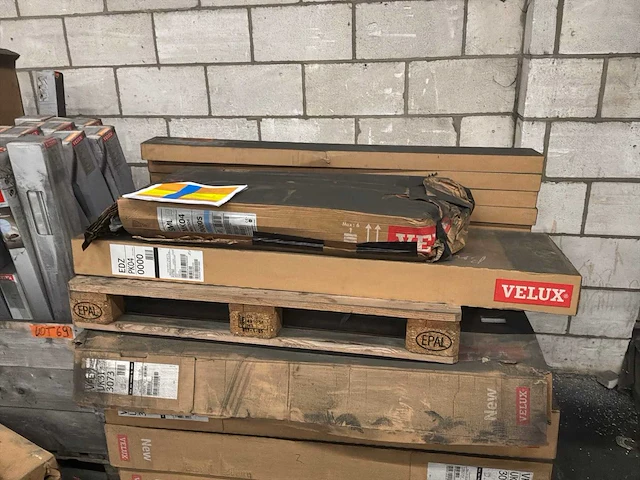 Partij divers dakmateriaal - afbeelding 25 van  30