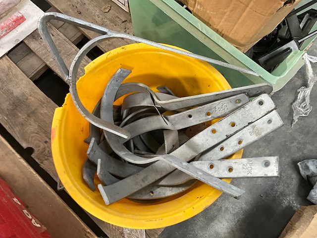 Partij divers dakwerkersmateriaal - afbeelding 6 van  28