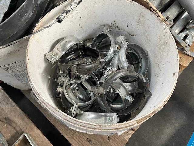 Partij divers dakwerkersmateriaal - afbeelding 25 van  28