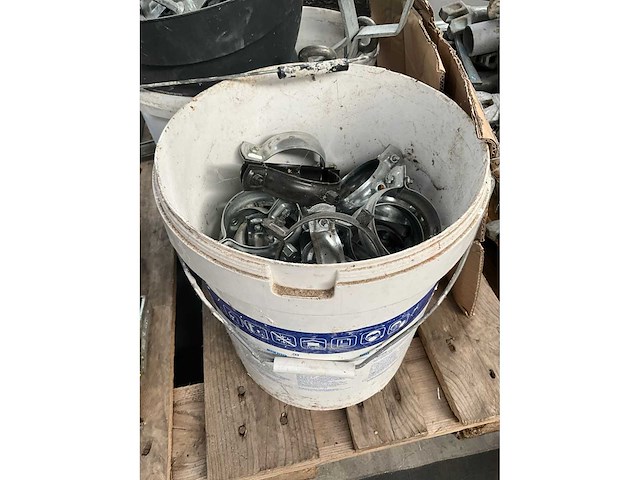 Partij divers dakwerkersmateriaal - afbeelding 26 van  28