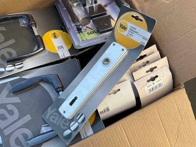 Partij divers deurbeslag yale - afbeelding 8 van  14