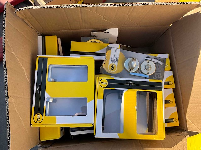 Partij divers deurbeslag yale - afbeelding 7 van  14