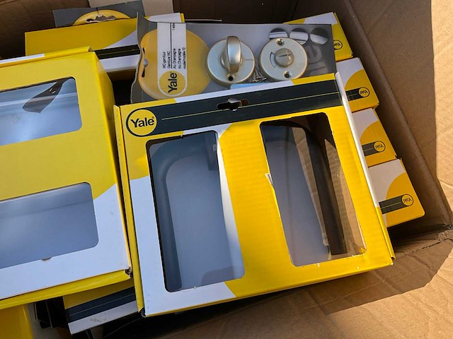 Partij divers deurbeslag yale - afbeelding 3 van  14