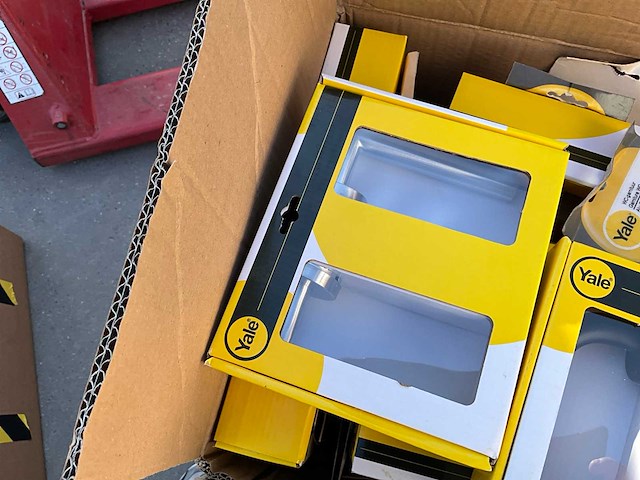 Partij divers deurbeslag yale - afbeelding 11 van  14
