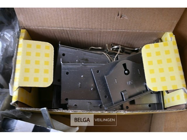 Partij divers deurbeslag - afbeelding 2 van  10