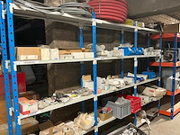 Partij divers elektrisch installatiemateriaal - afbeelding 1 van  10