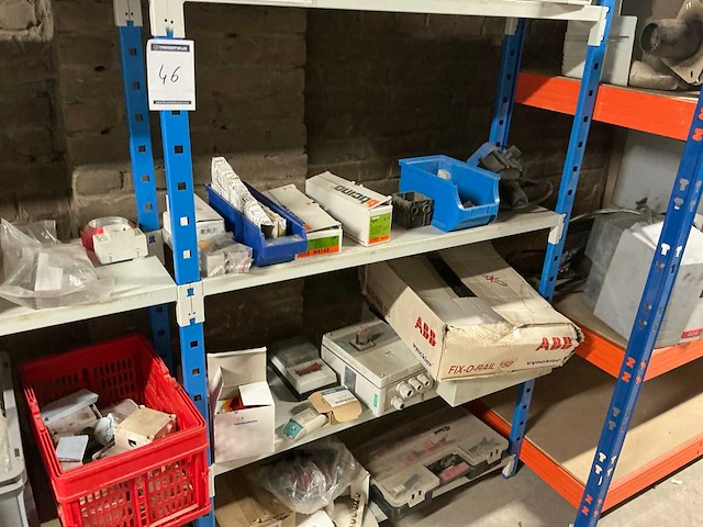 Partij divers elektrisch installatiemateriaal - afbeelding 4 van  10
