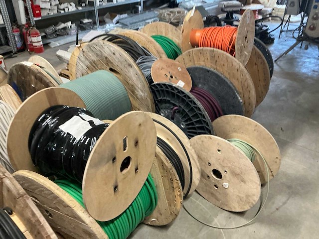 Partij divers elektro-technisch installatiemateriaal - afbeelding 3 van  6